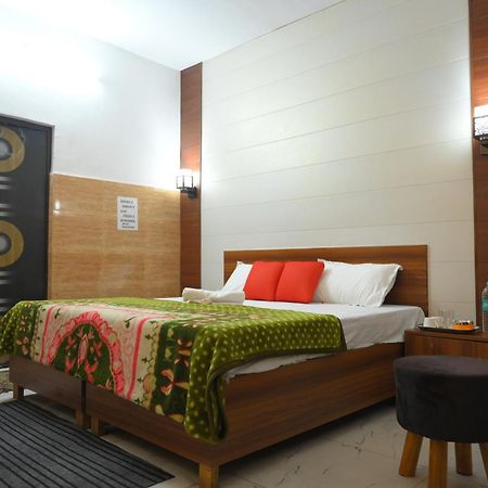 Hotel Starlight Meerut Luaran gambar